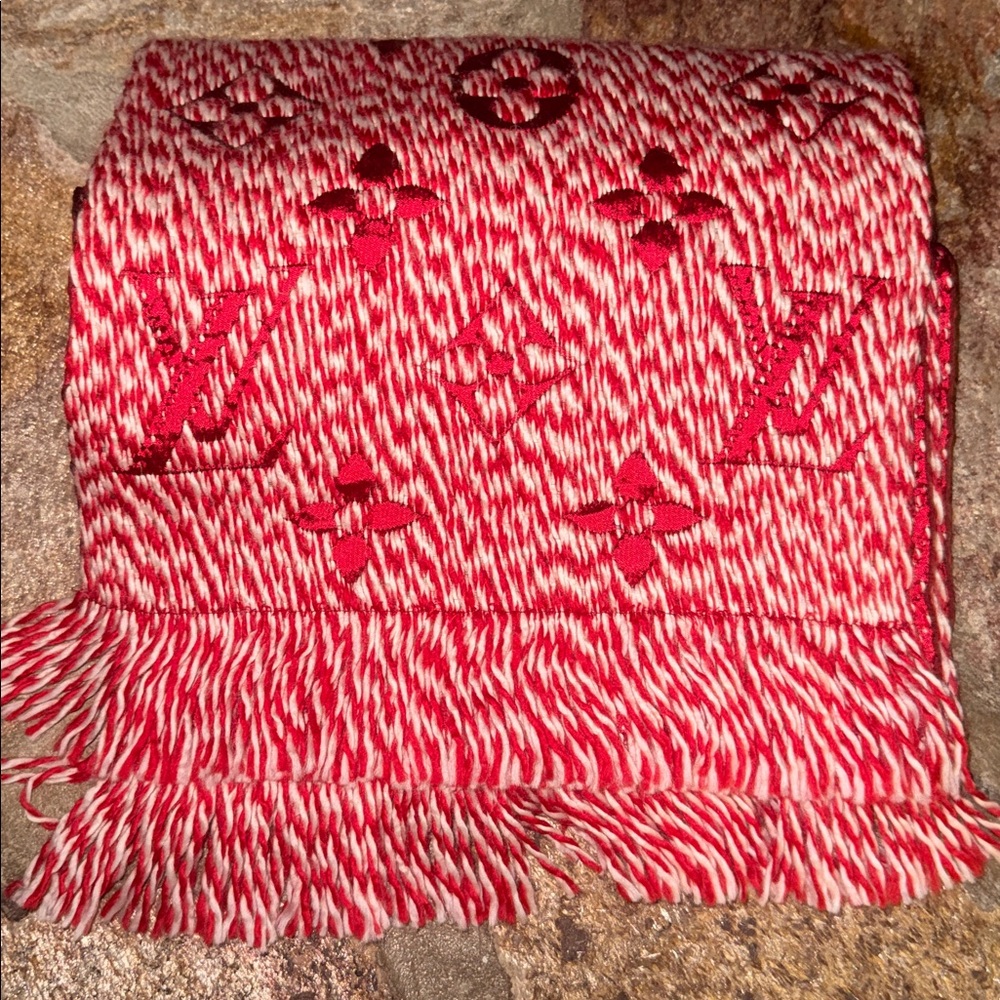 Louis Vuitton Red and White Logo Scarf - Picture 2 of 11